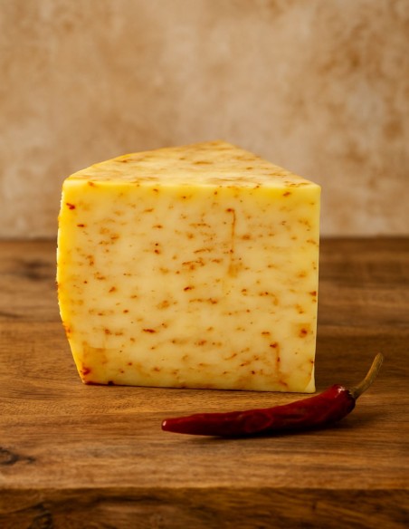 Queso de oveja curado con chili Castillo Peñas Negras