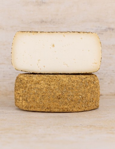 Queso de cabra curado al romero El Bosqueño